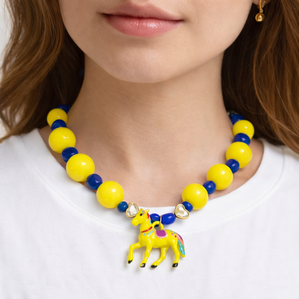 Collar caballito amarillo